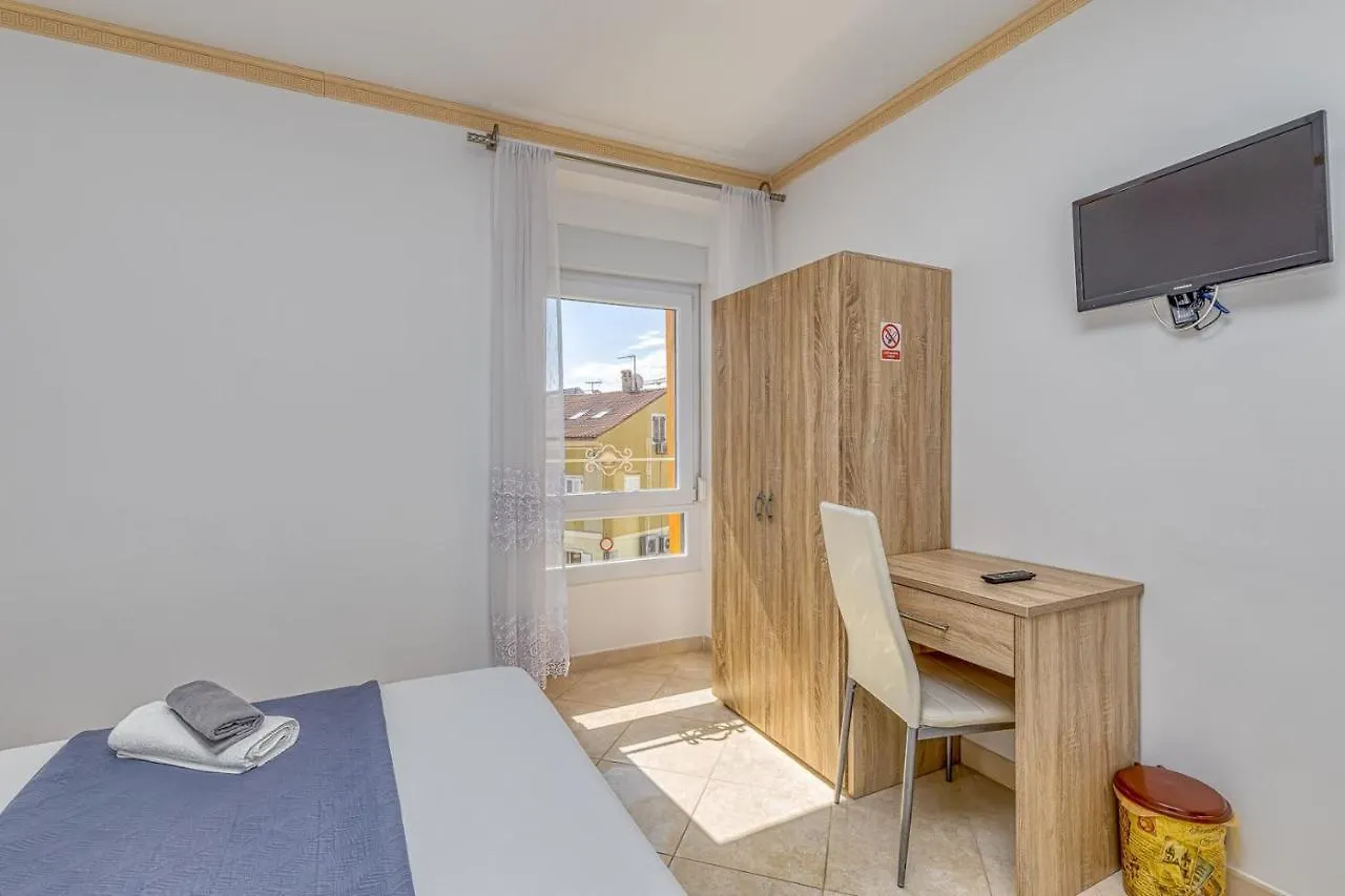 Rooms On Liberty Square Porec 0*,  Croazia