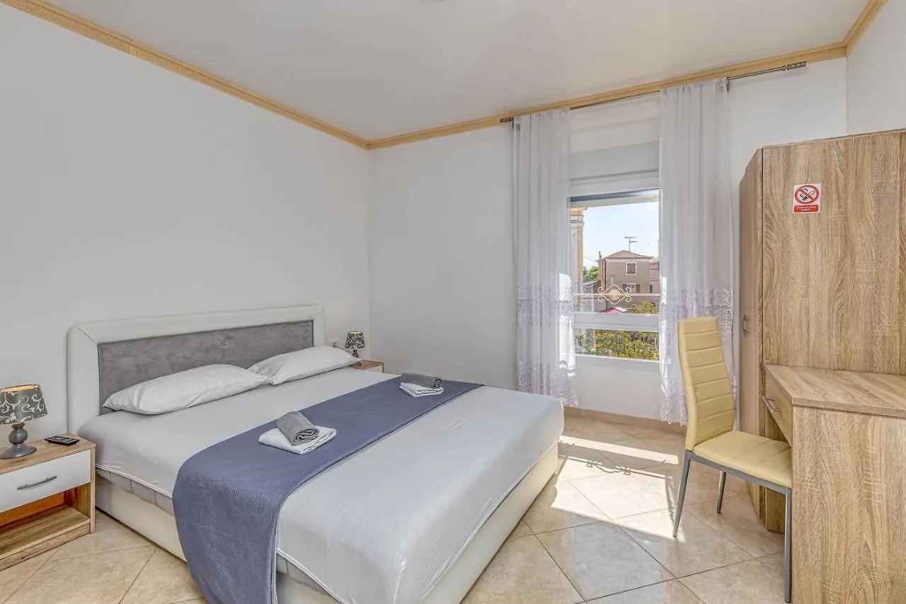 Rooms On Liberty Square contacts
