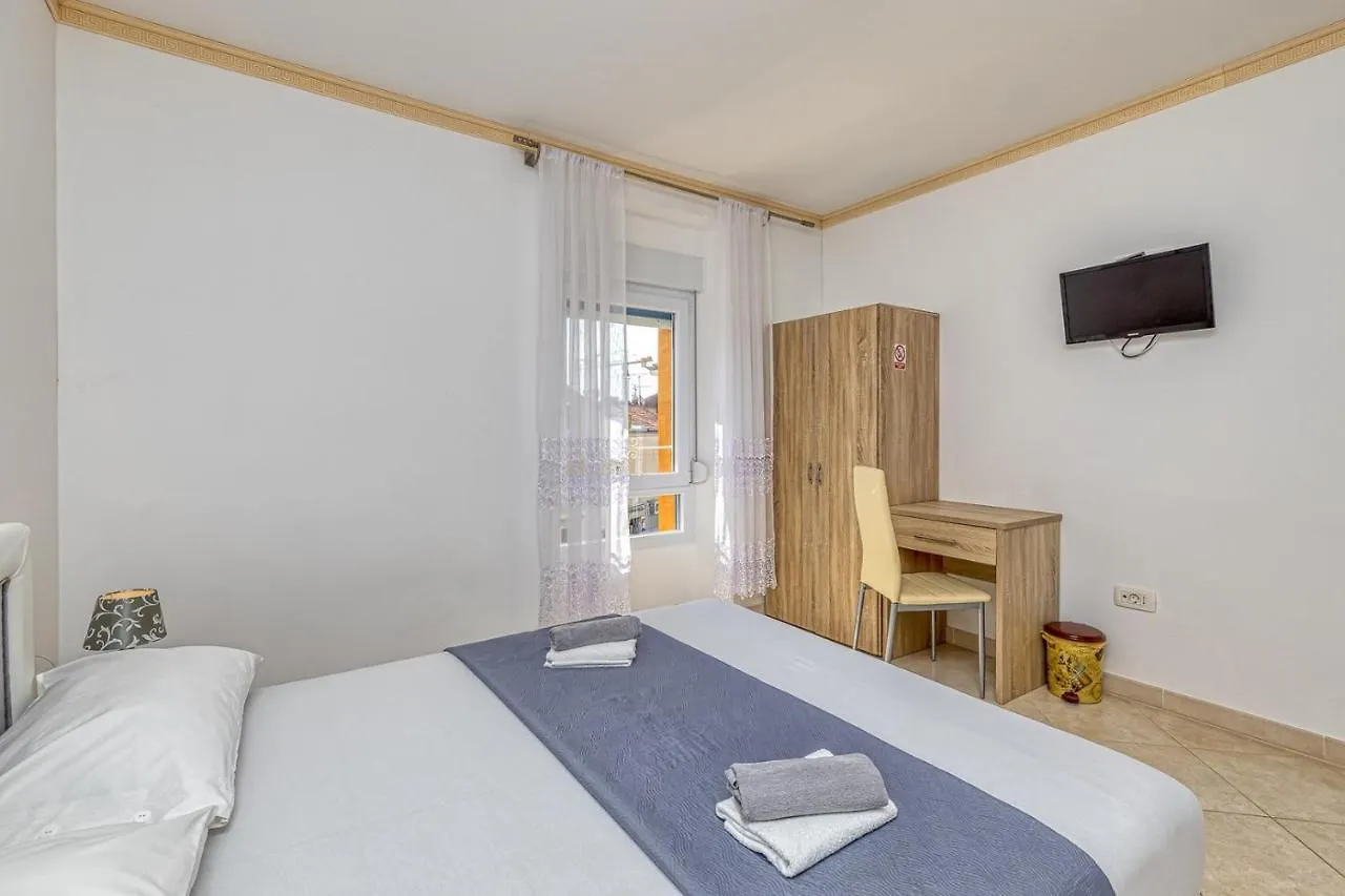 Rooms On Liberty Square Porec Croatia
