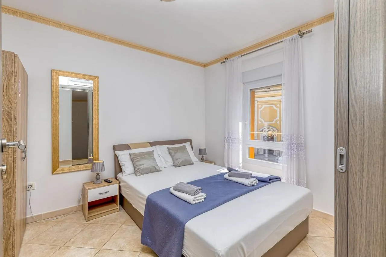 Guest house Rooms On Liberty Square Porec